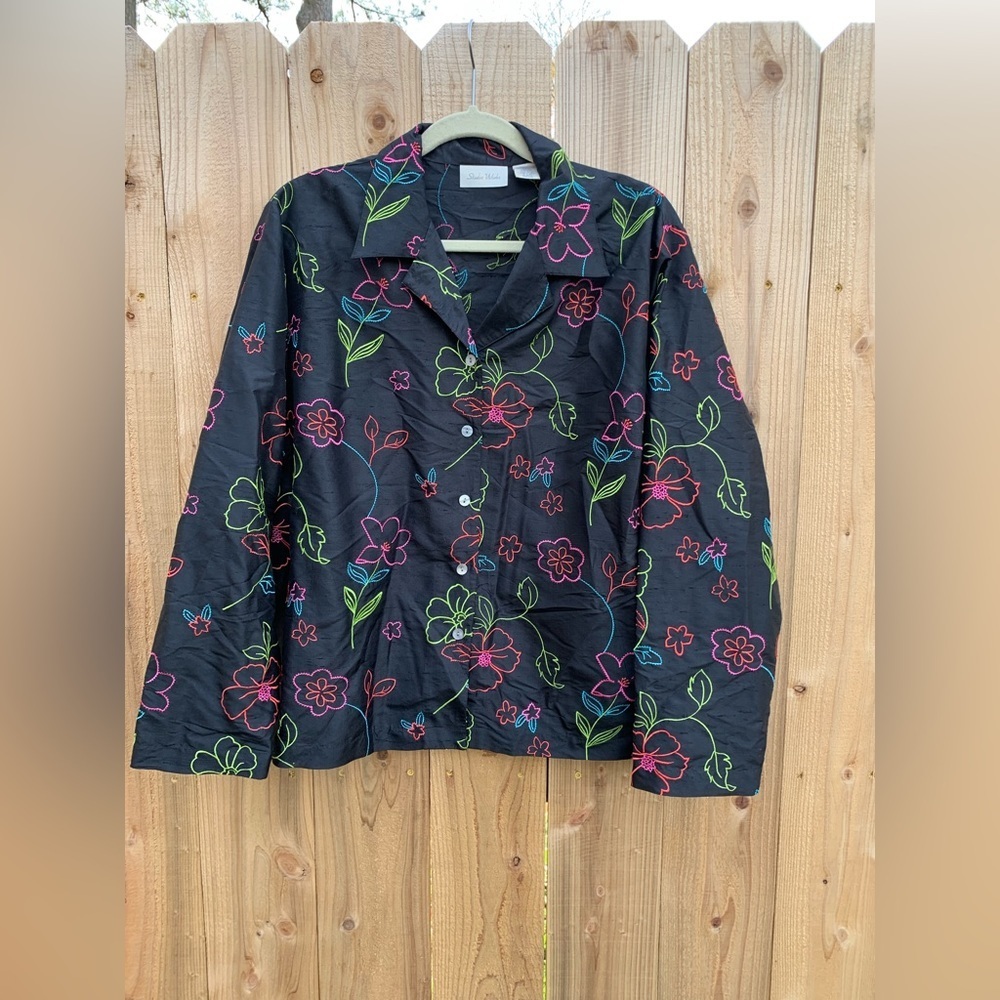 Studio Works silk black Neon floral  embroidered button‎ top  Size Large Button